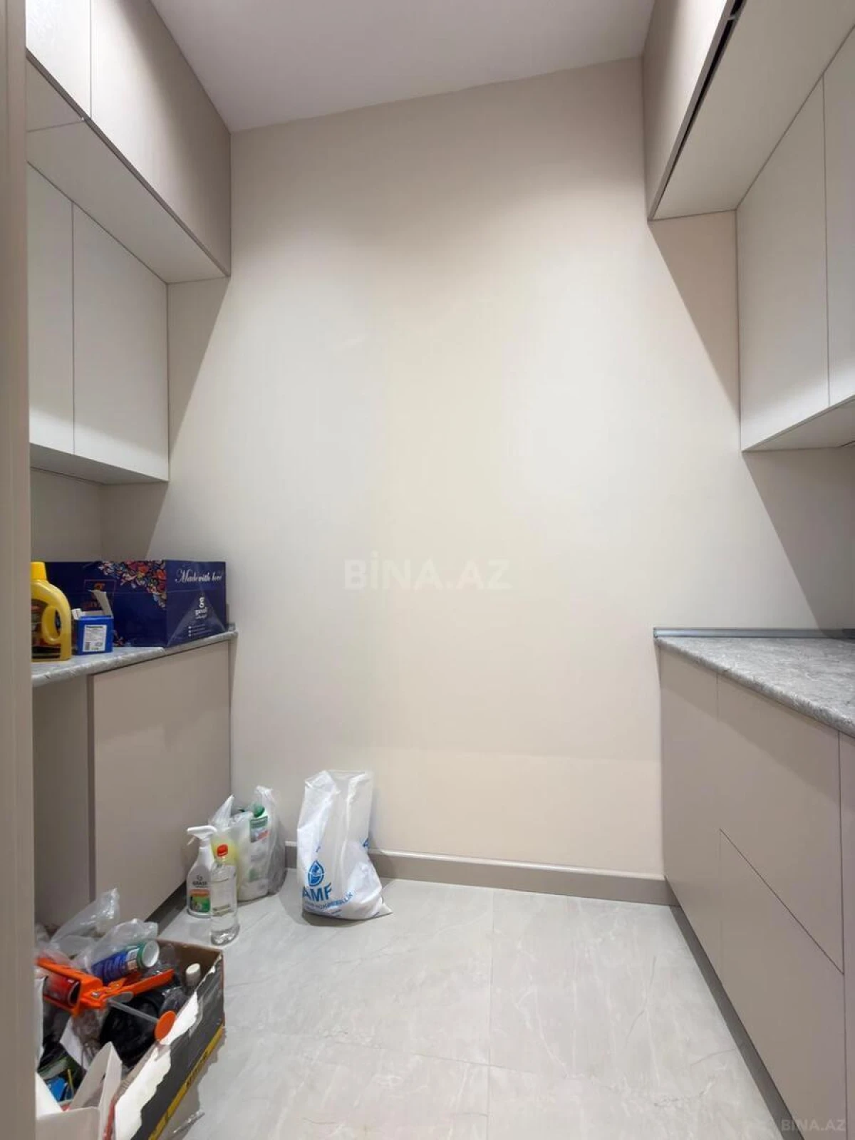 Satılır 4 otaqlı mənzil 145 m²