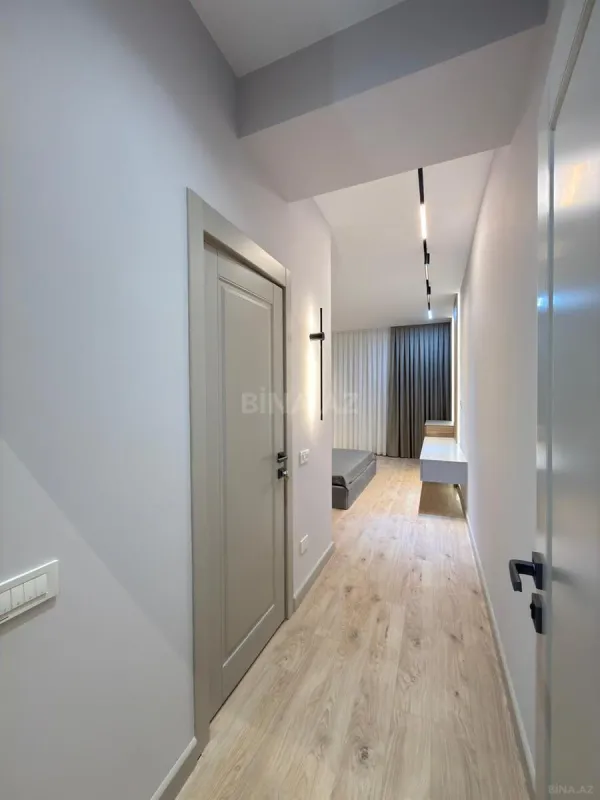 Satılır 4 otaqlı mənzil 145 m²