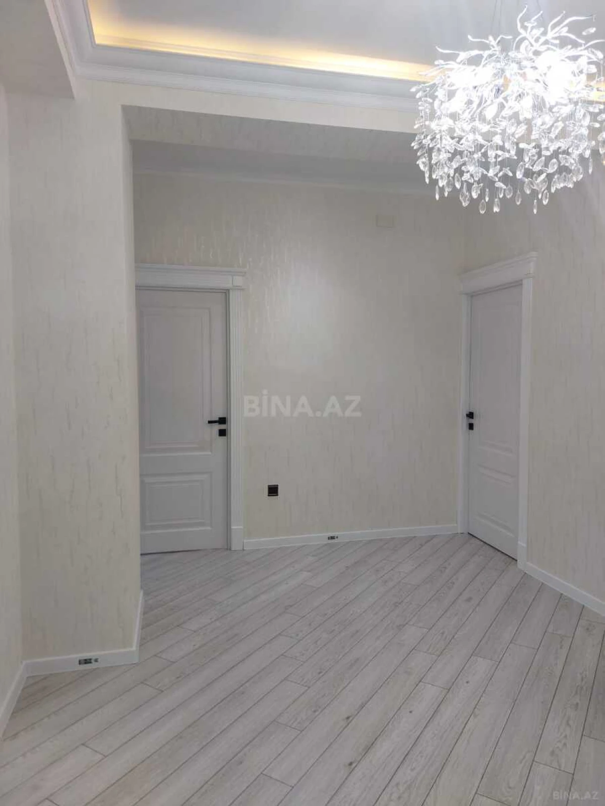 Satılır 3 otaqlı mənzil 93 m²
