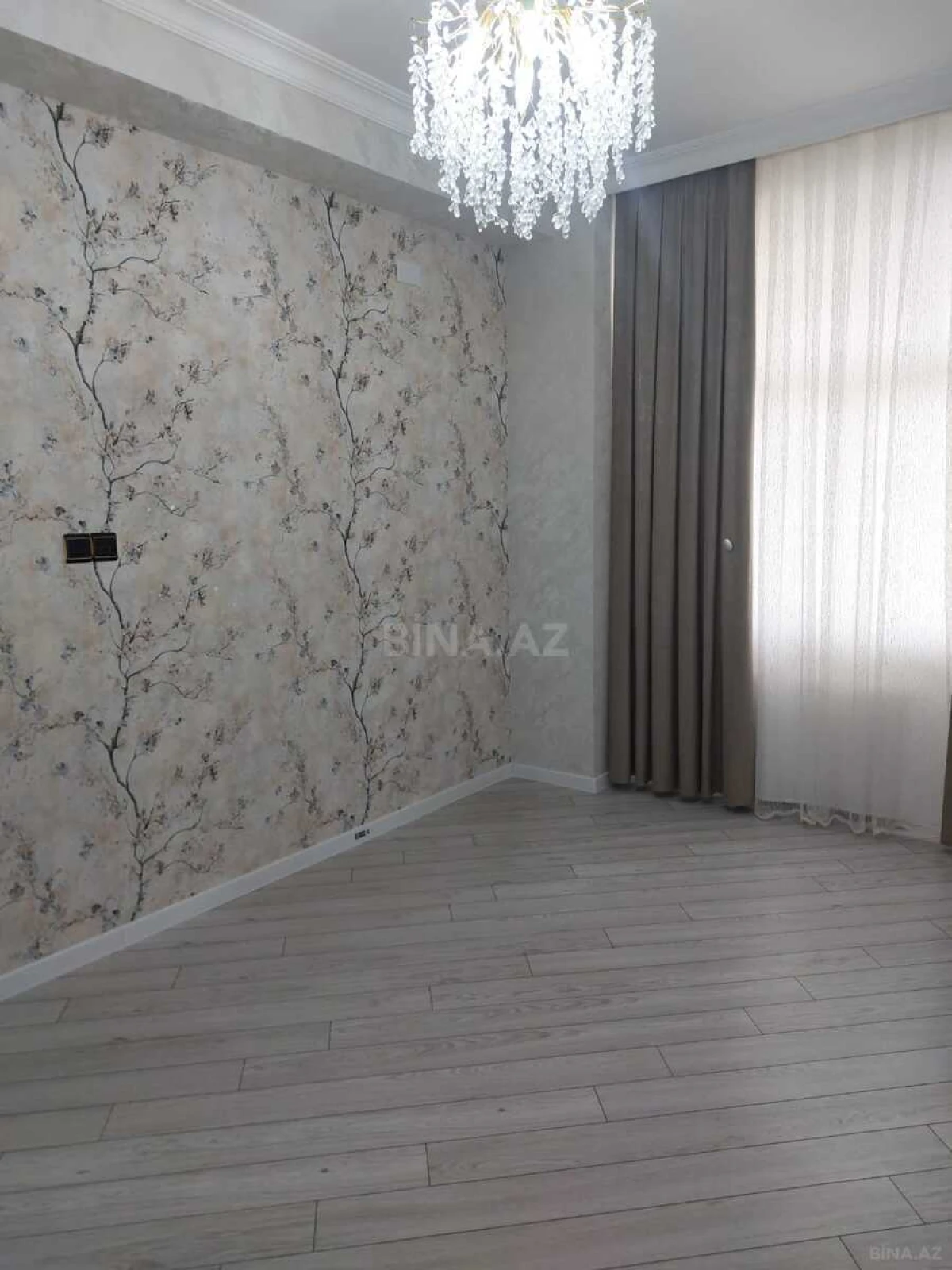 Satılır 3 otaqlı mənzil 93 m²