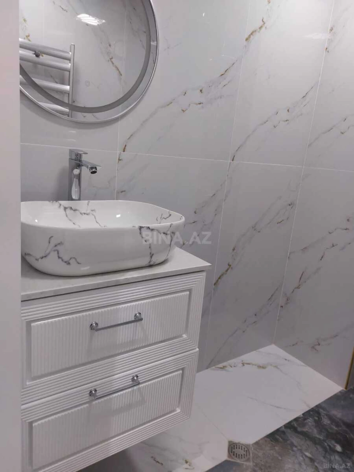 Satılır 3 otaqlı mənzil 93 m²