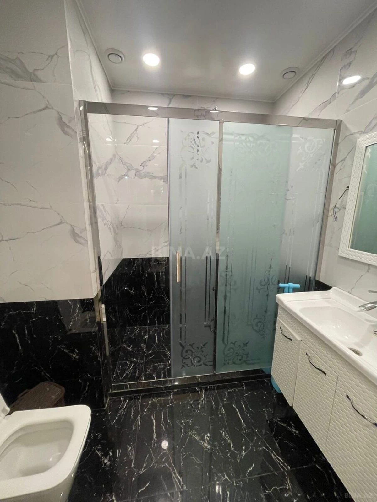 Kirayə verilir 3 otaqlı mənzil 130 m²