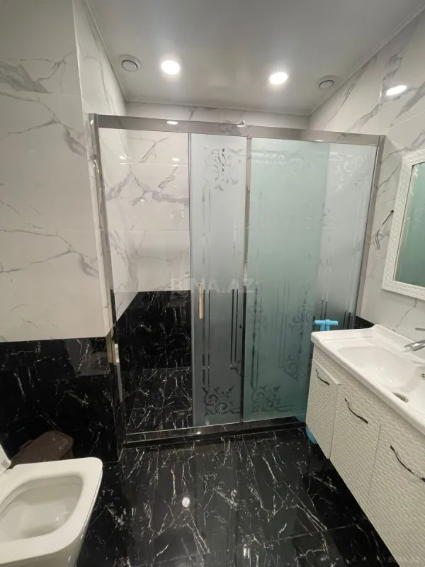 Kirayə verilir 3 otaqlı mənzil 130 m²