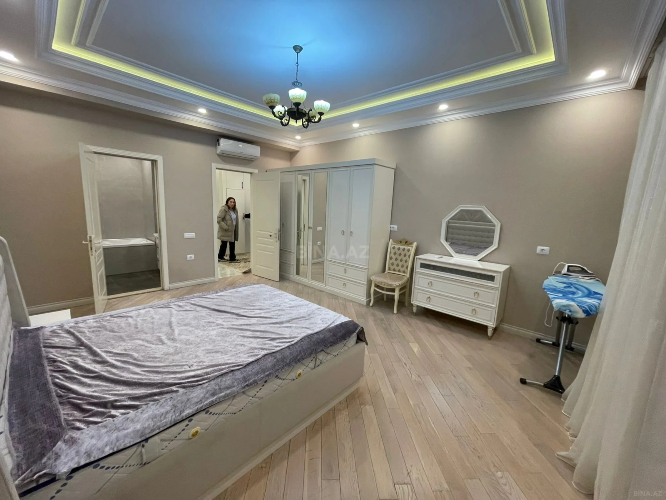 Kirayə verilir 3 otaqlı mənzil 130 m²