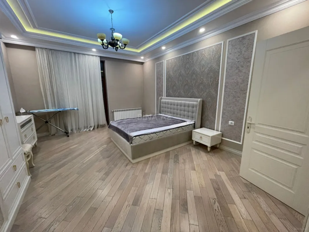 Kirayə verilir 3 otaqlı mənzil 130 m²