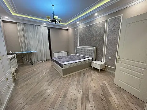 Kirayə verilir 3 otaqlı mənzil 130 m²