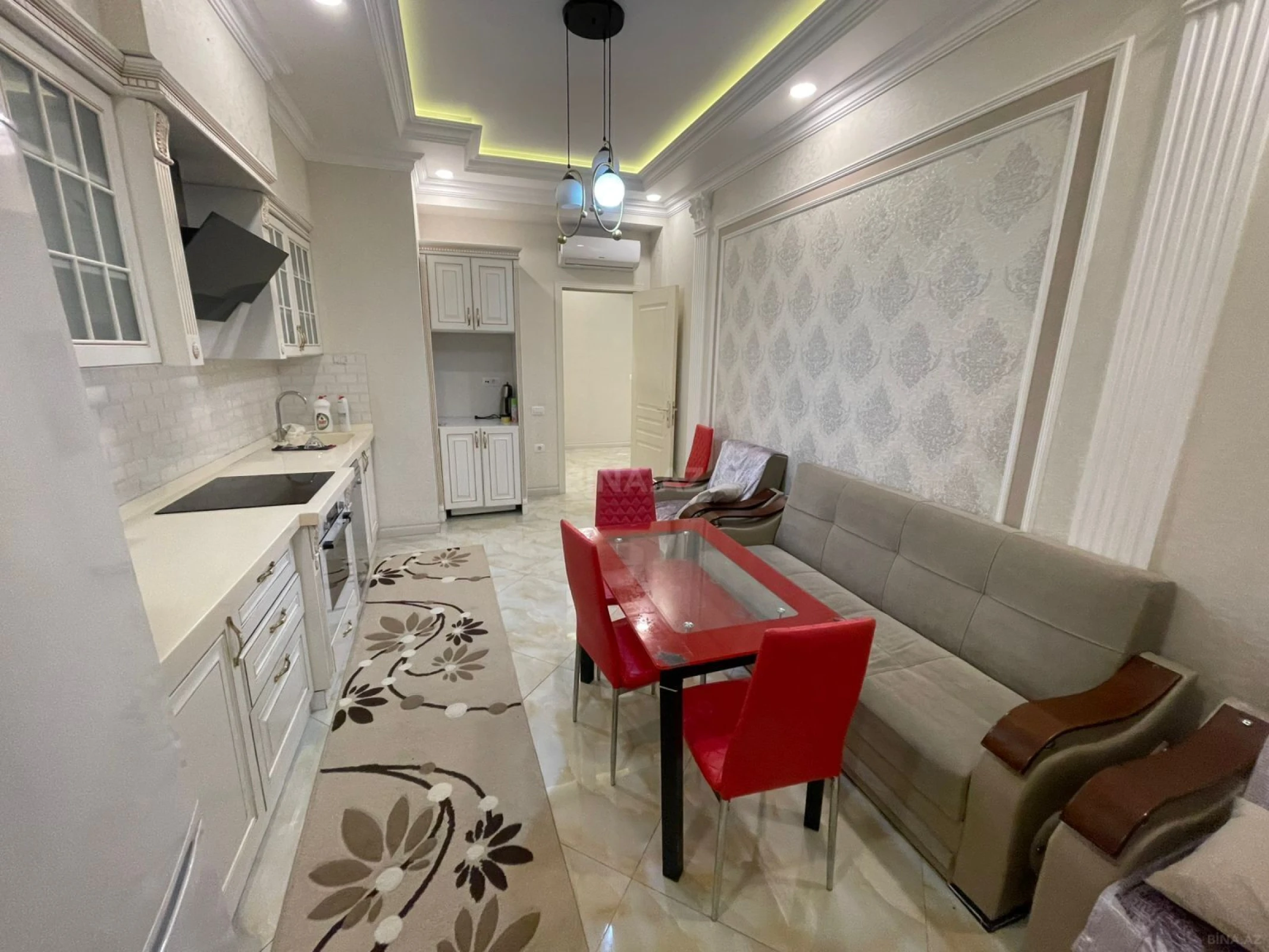 Kirayə verilir 3 otaqlı mənzil 130 m²