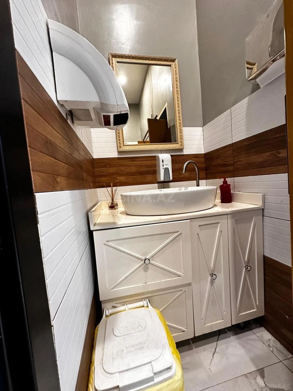 Kirayə verilir obyekt 140 m²