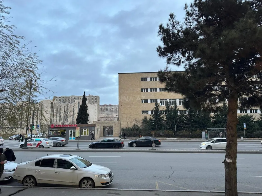 Kirayə verilir obyekt 140 m²