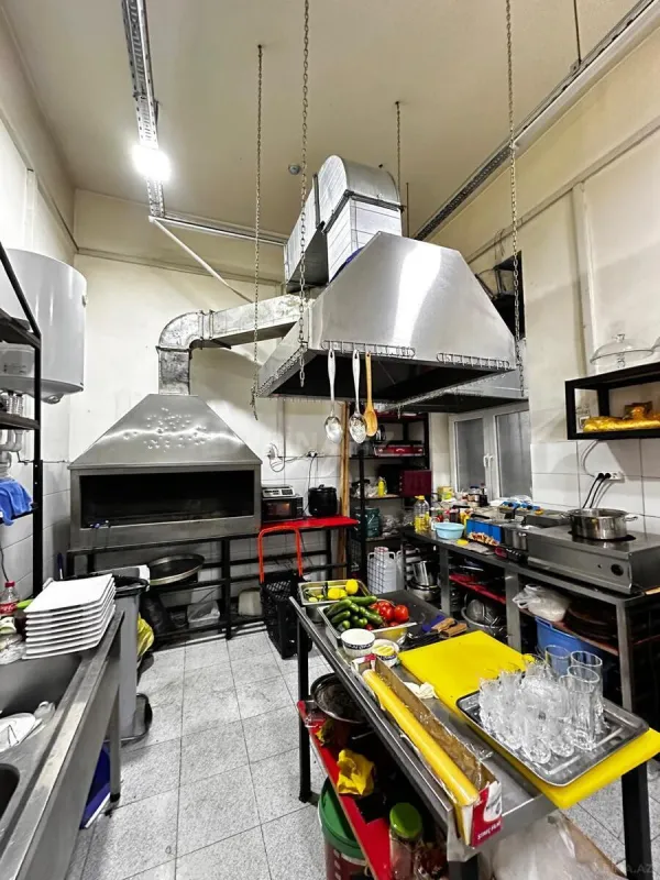 Kirayə verilir obyekt 140 m²