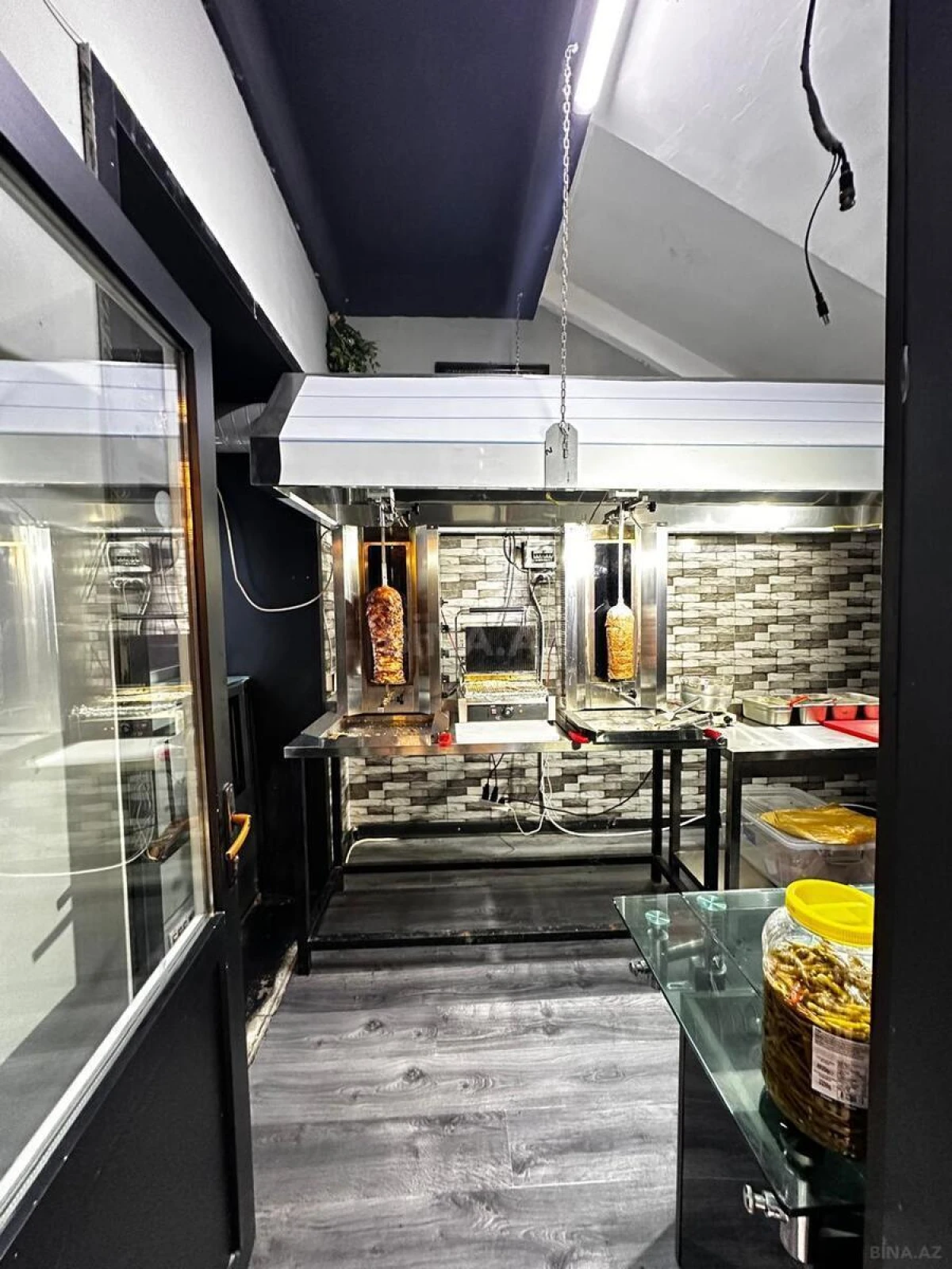 Kirayə verilir obyekt 140 m²