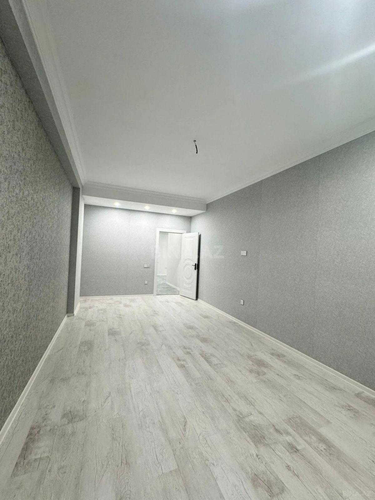 Satılır 3 otaqlı mənzil 124 m²