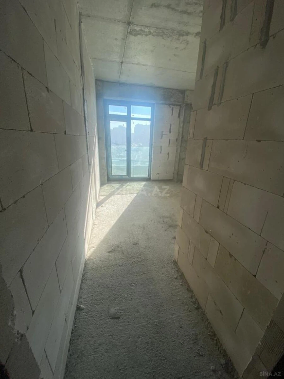 Satılır 2 otaqlı mənzil 115 m²