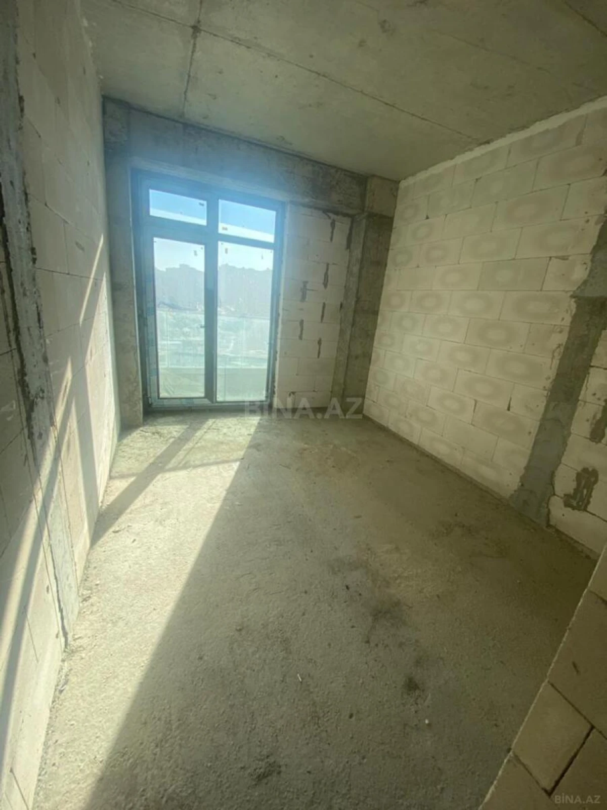 Satılır 2 otaqlı mənzil 115 m²