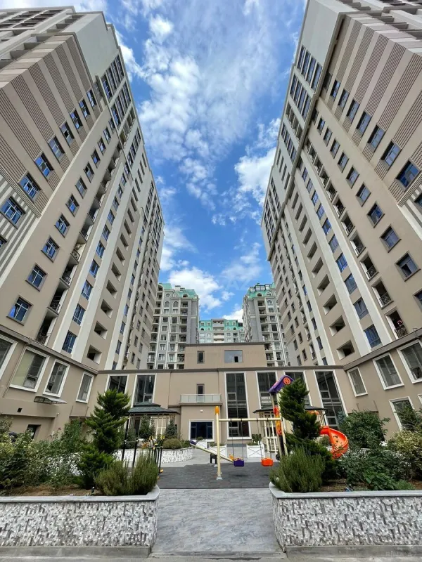 Satılır 2 otaqlı mənzil 115 m²