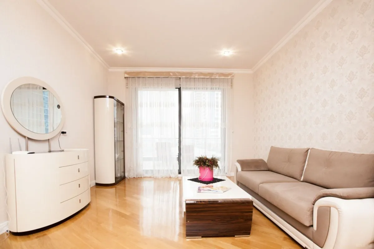 Kirayə verilir 2 otaqlı mənzil 95 m²