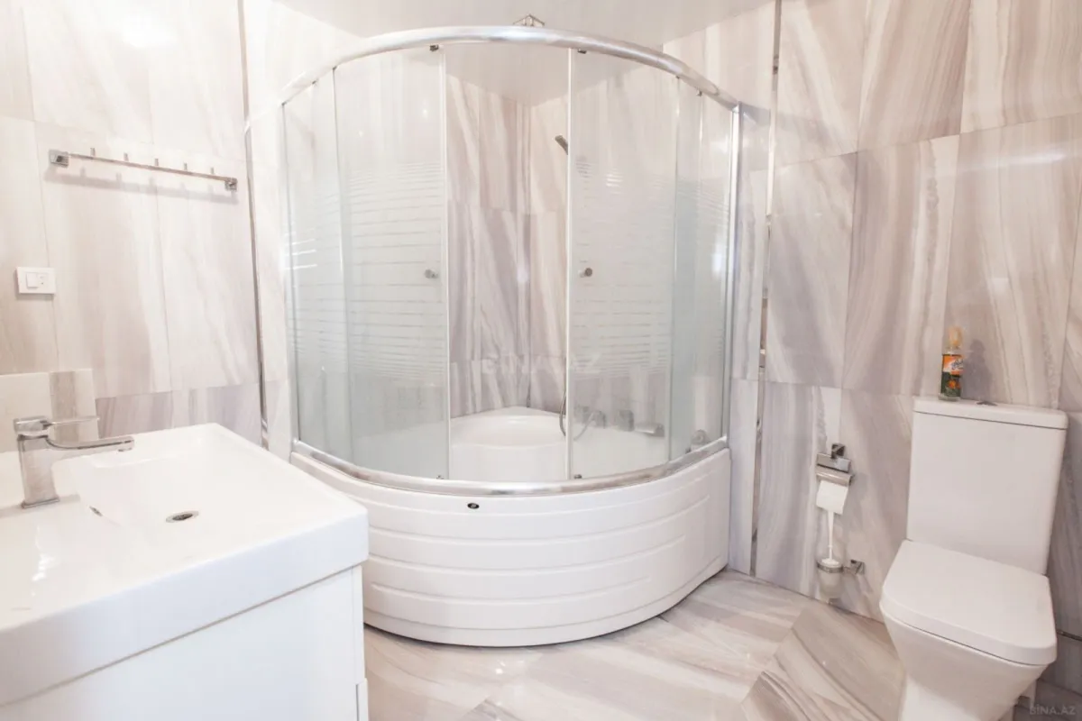 Kirayə verilir 2 otaqlı mənzil 95 m²