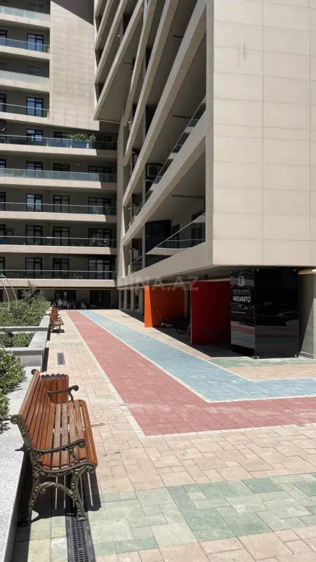 Satılır 3 otaqlı mənzil 148 m²