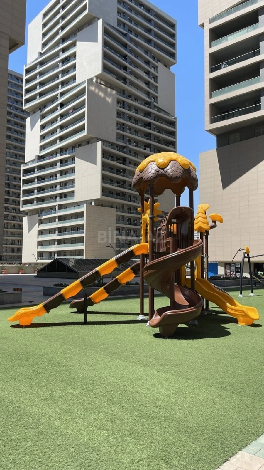 Satılır 3 otaqlı mənzil 148 m²