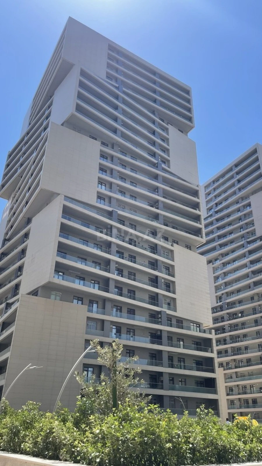 Satılır 3 otaqlı mənzil 148 m²