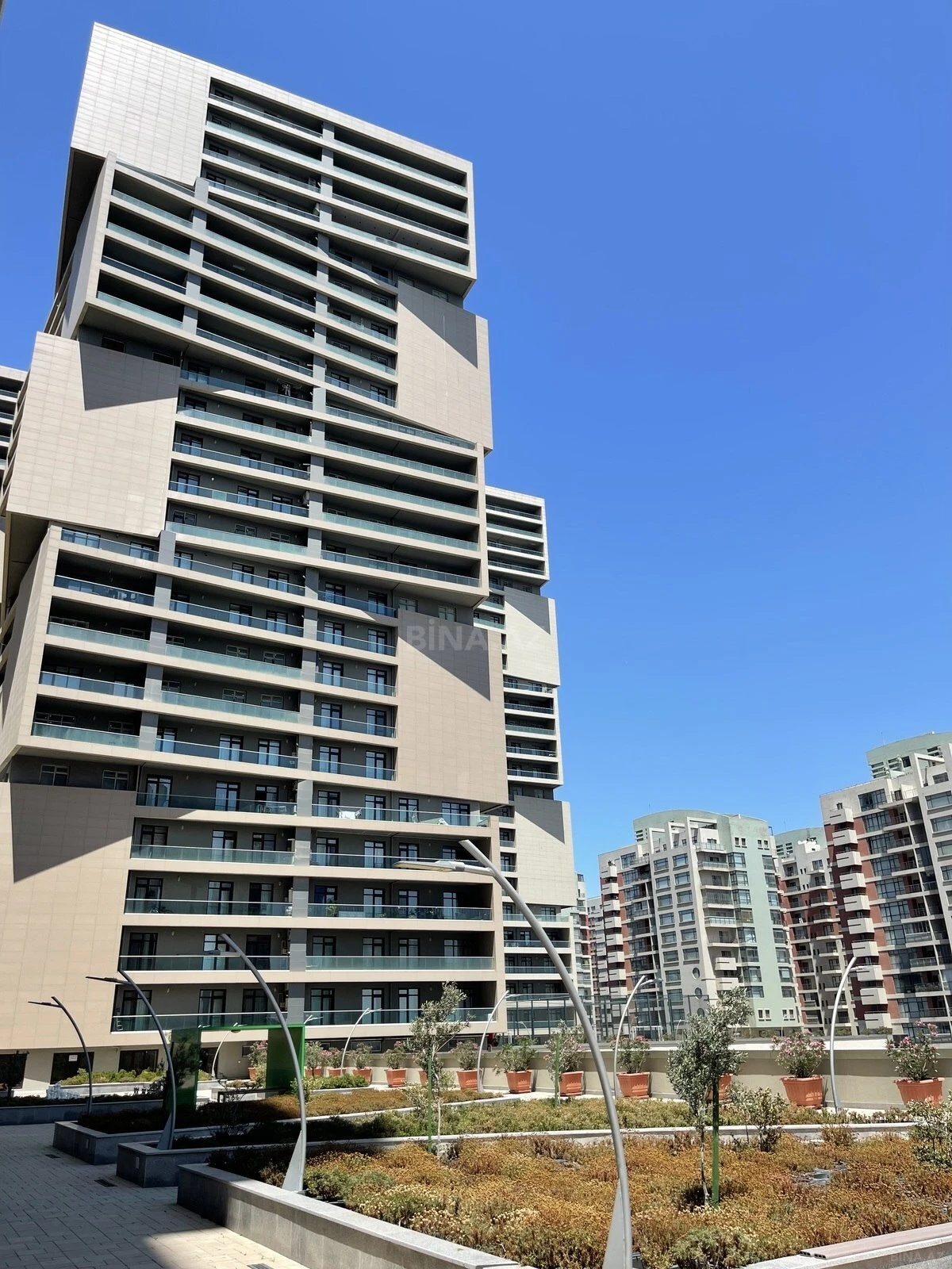 Satılır 3 otaqlı mənzil 148 m²