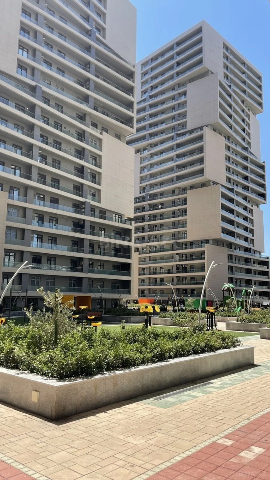 Satılır 3 otaqlı mənzil 148 m²