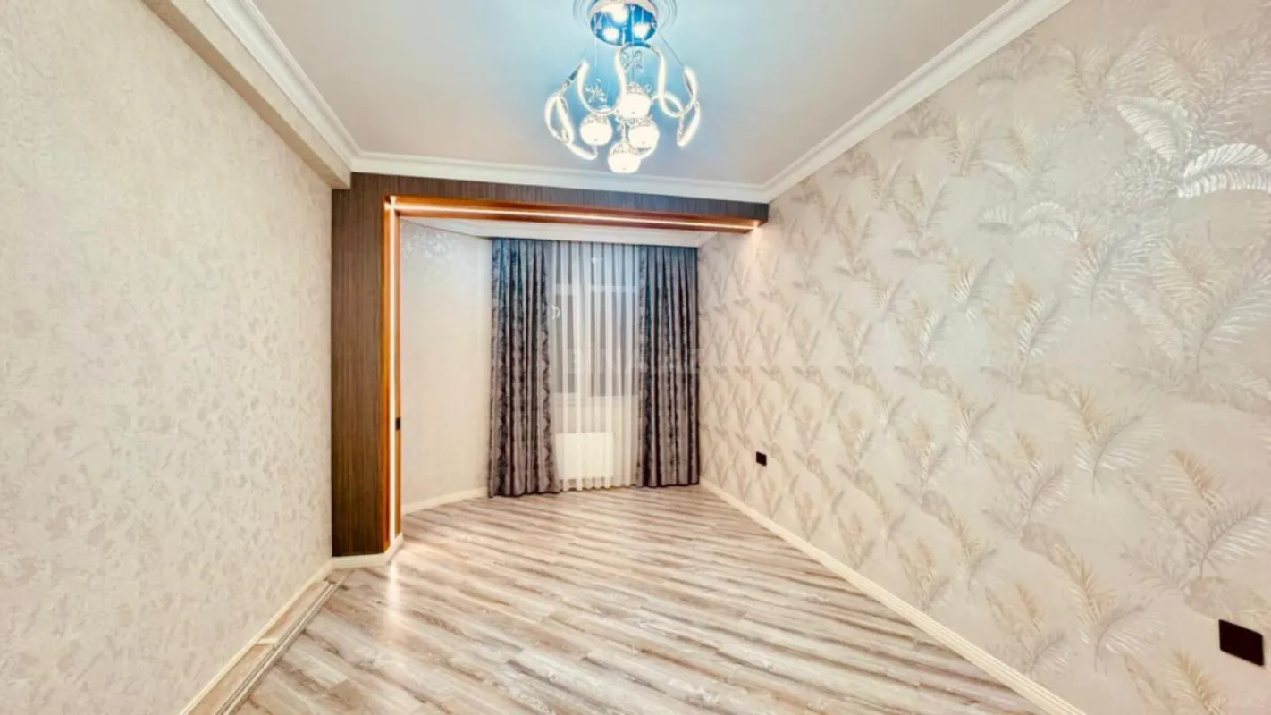 Satılır 3 otaqlı mənzil 98 m²