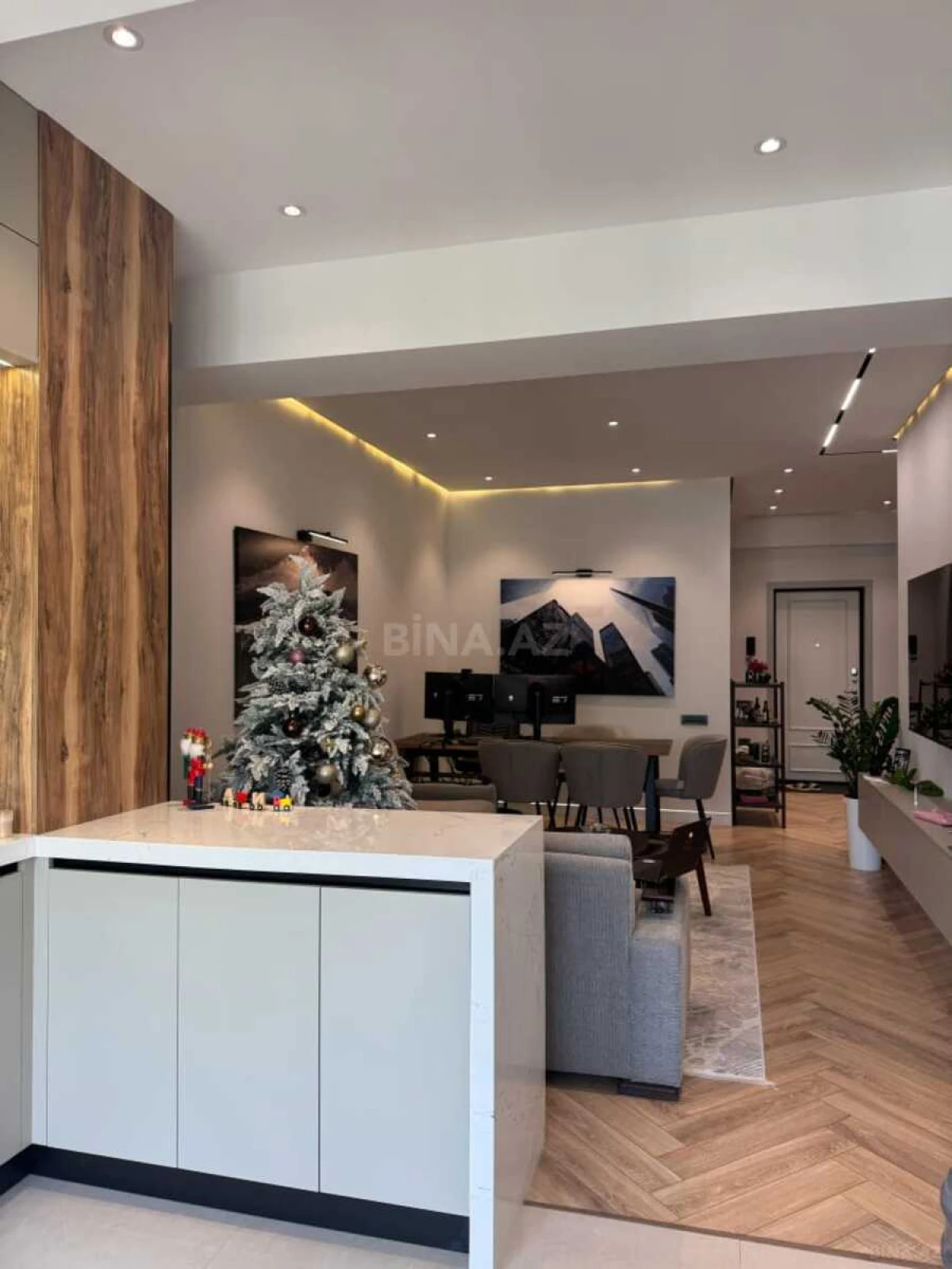 Kirayə verilir 2 otaqlı mənzil 80 m²