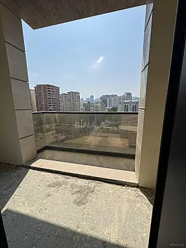 Satılır 4 otaqlı mənzil 190 m²