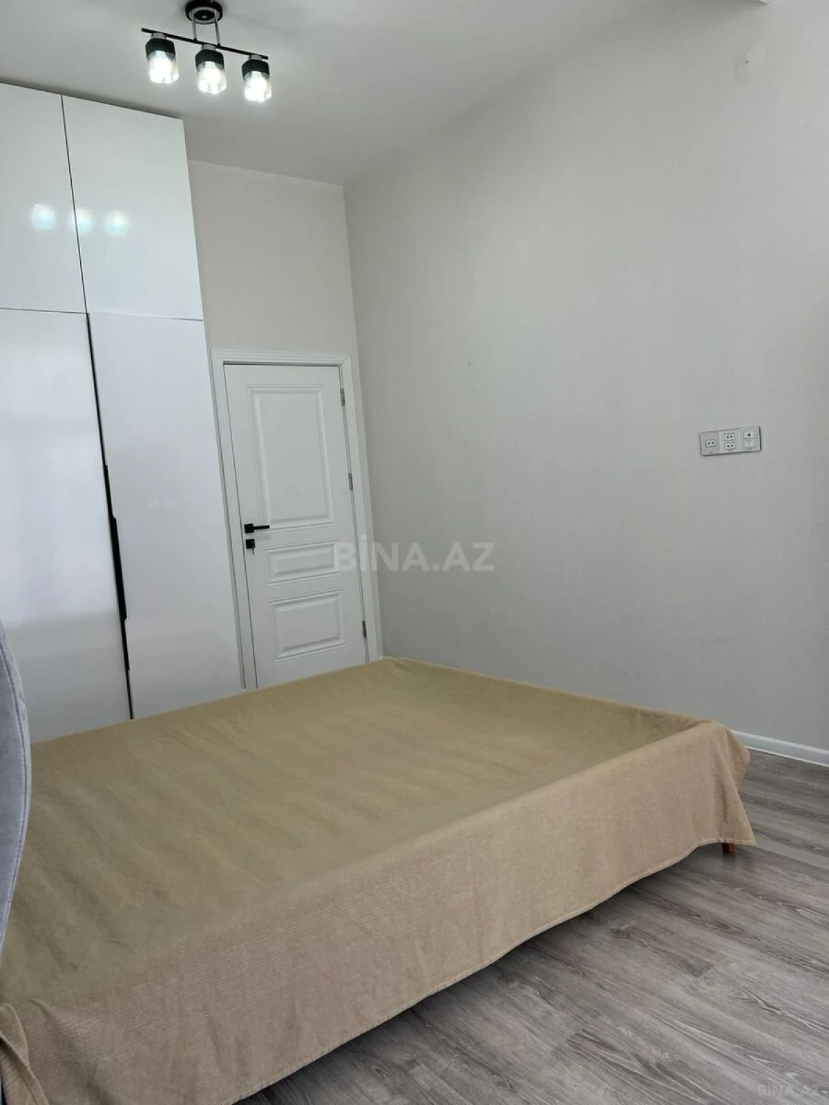 Kirayə verilir 2 otaqlı mənzil 65 m²