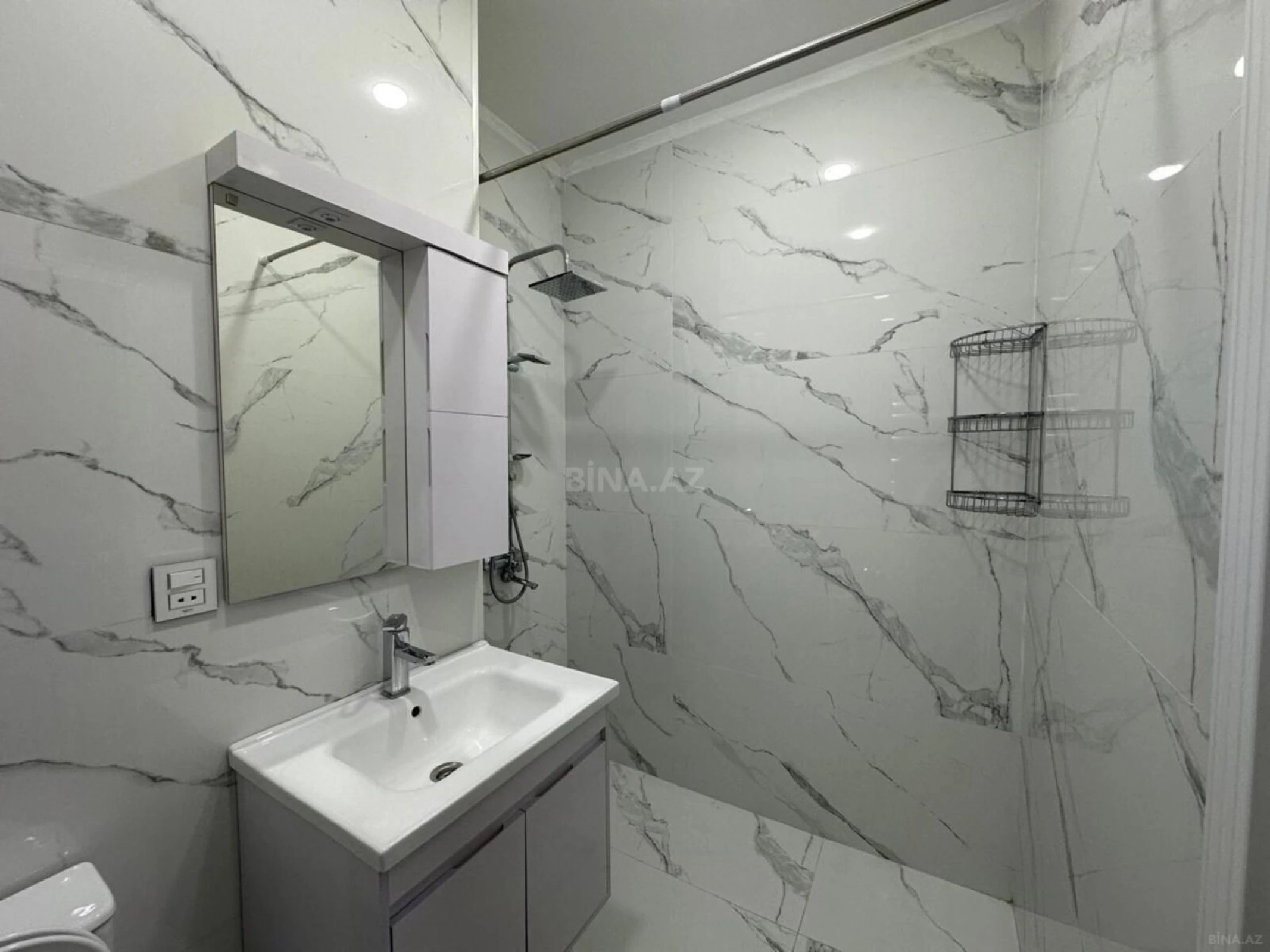 Kirayə verilir 2 otaqlı mənzil 65 m²