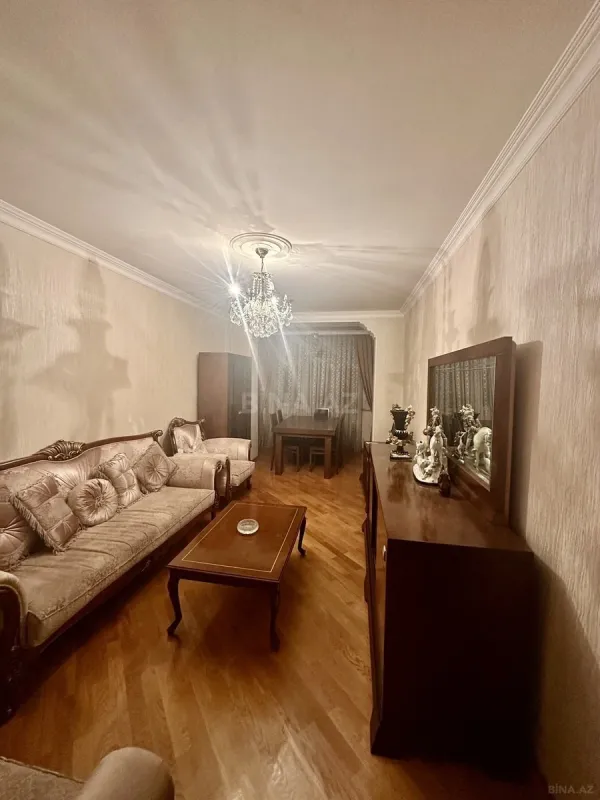 Satılır 2 otaqlı mənzil 67 m²