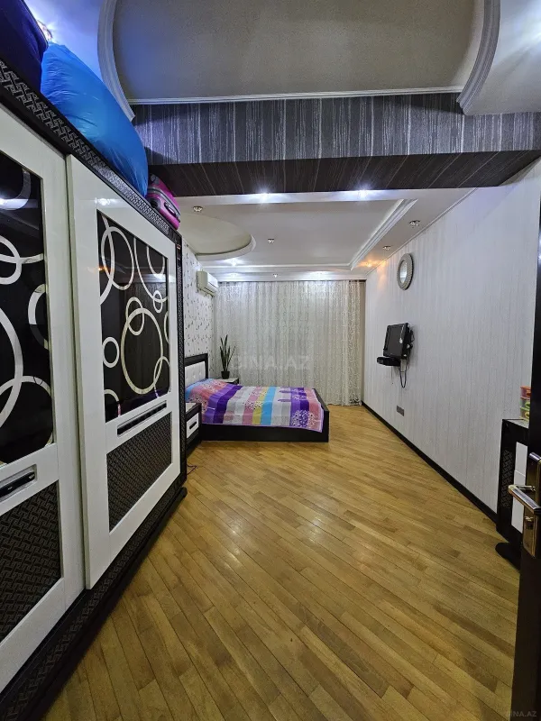 Satılır 3 otaqlı mənzil 120 m²