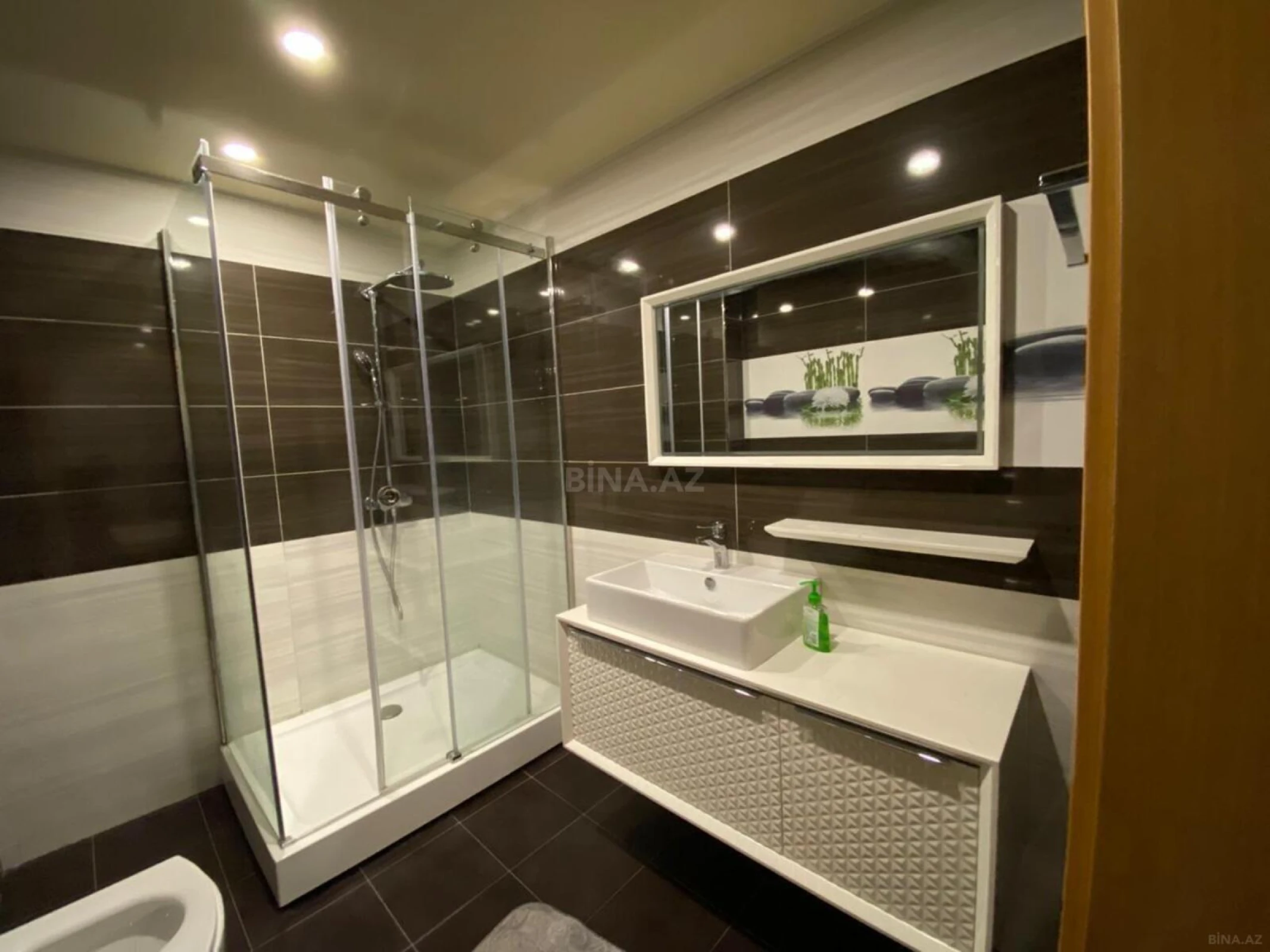 Kirayə verilir 2 otaqlı mənzil 95 m²