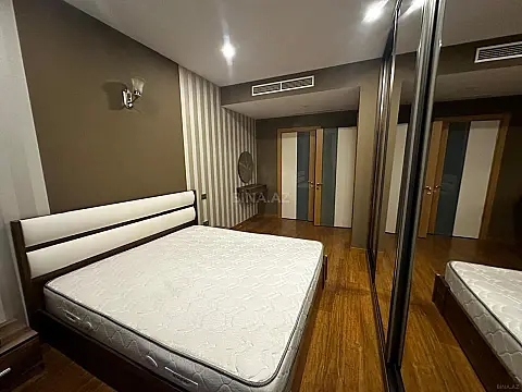 Kirayə verilir 2 otaqlı mənzil 95 m²