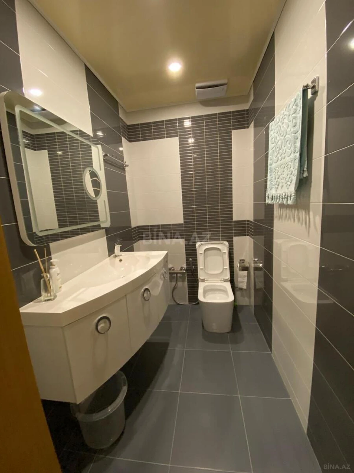 Kirayə verilir 2 otaqlı mənzil 95 m²
