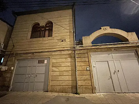 Satılır 15 otaqlı həyət evi 400 m²