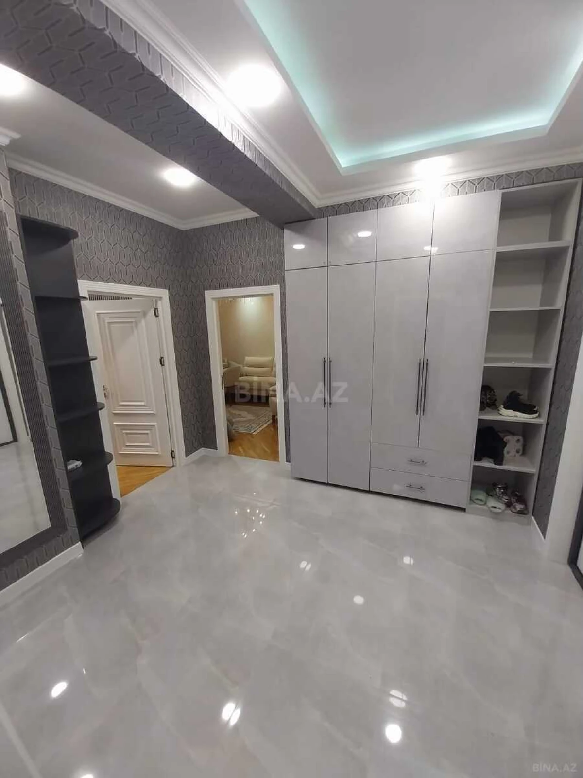 Kirayə verilir 2 otaqlı mənzil 60 m²