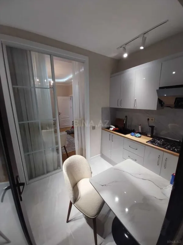 Kirayə verilir 2 otaqlı mənzil 60 m²