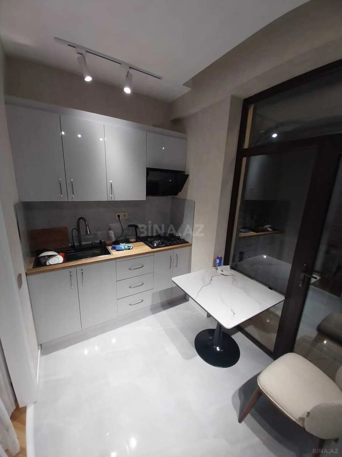 Kirayə verilir 2 otaqlı mənzil 60 m²