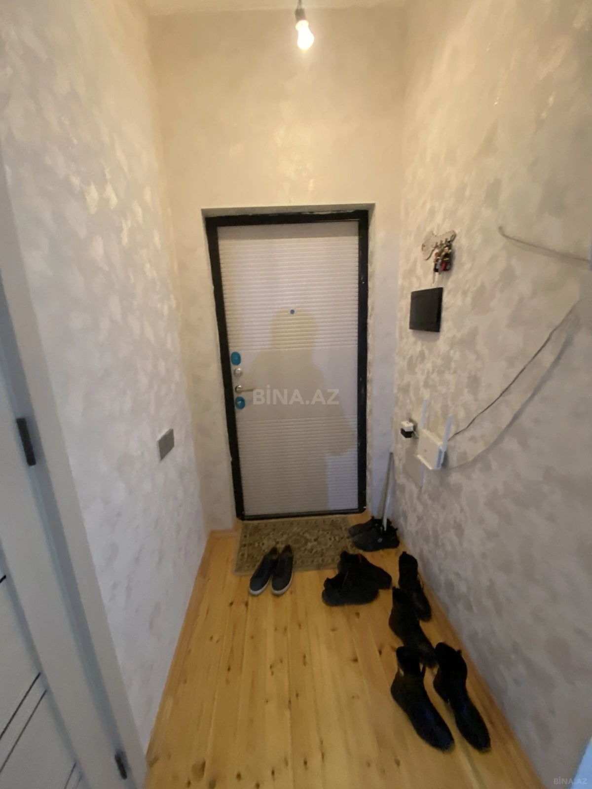 Satılır 2 otaqlı mənzil 76.5 m²
