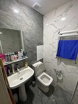 Satılır 2 otaqlı mənzil 76.5 m²