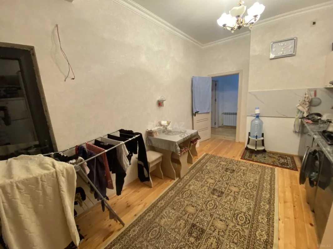 Satılır 2 otaqlı mənzil 76.5 m²