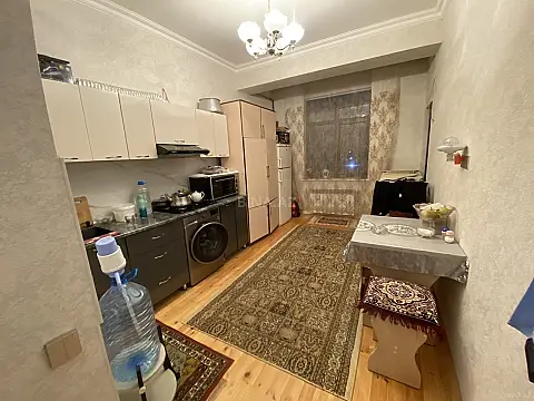 Satılır 2 otaqlı mənzil 76.5 m²