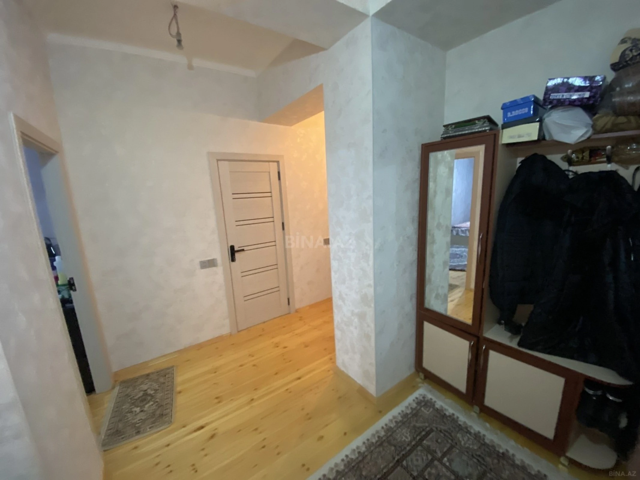 Satılır 2 otaqlı mənzil 76.5 m²
