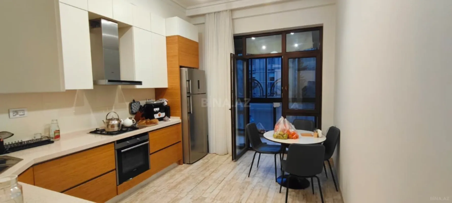 Satılır 3 otaqlı mənzil 130 m²