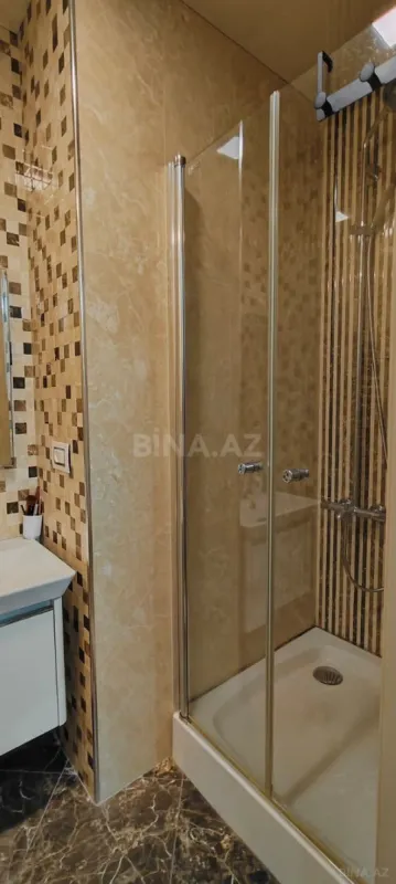 Satılır 3 otaqlı mənzil 130 m²