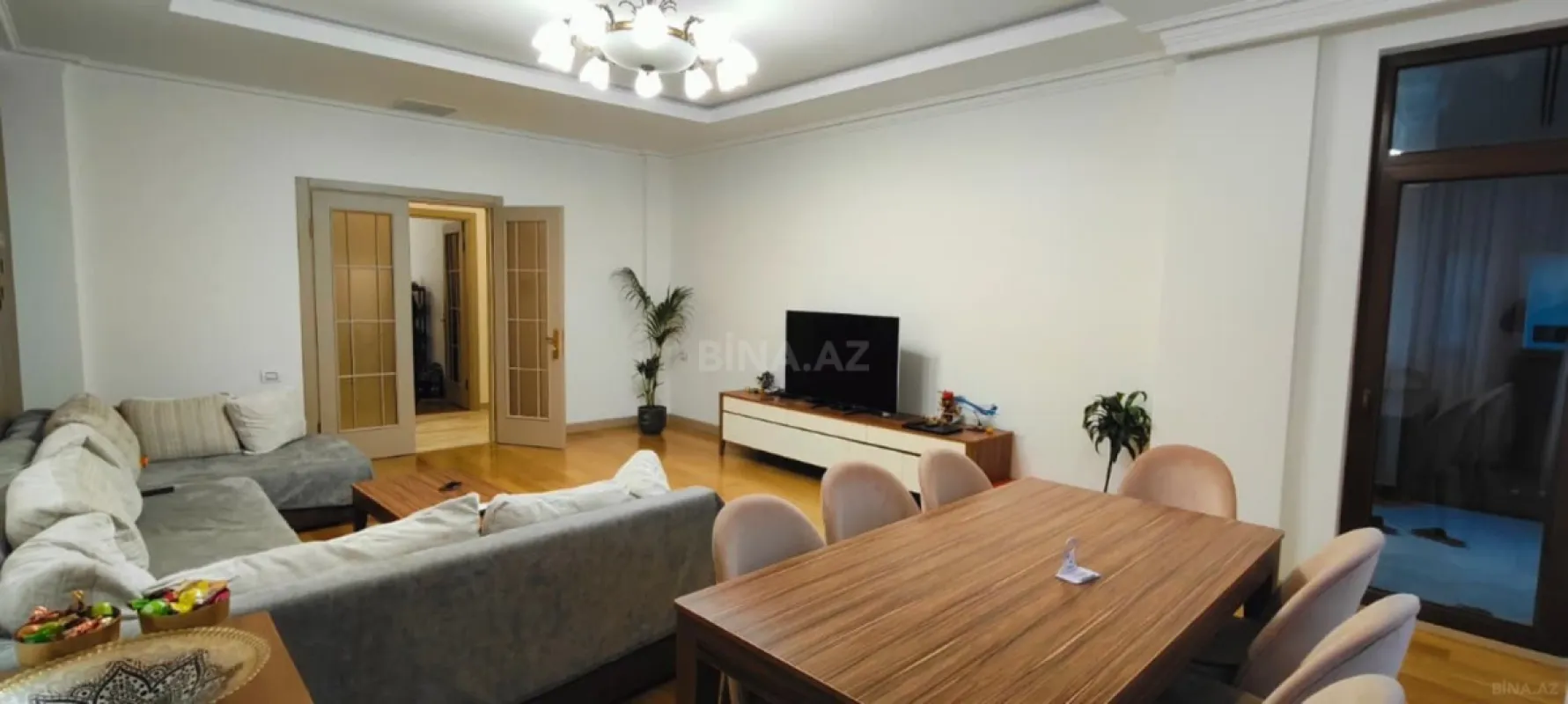 Satılır 3 otaqlı mənzil 130 m²