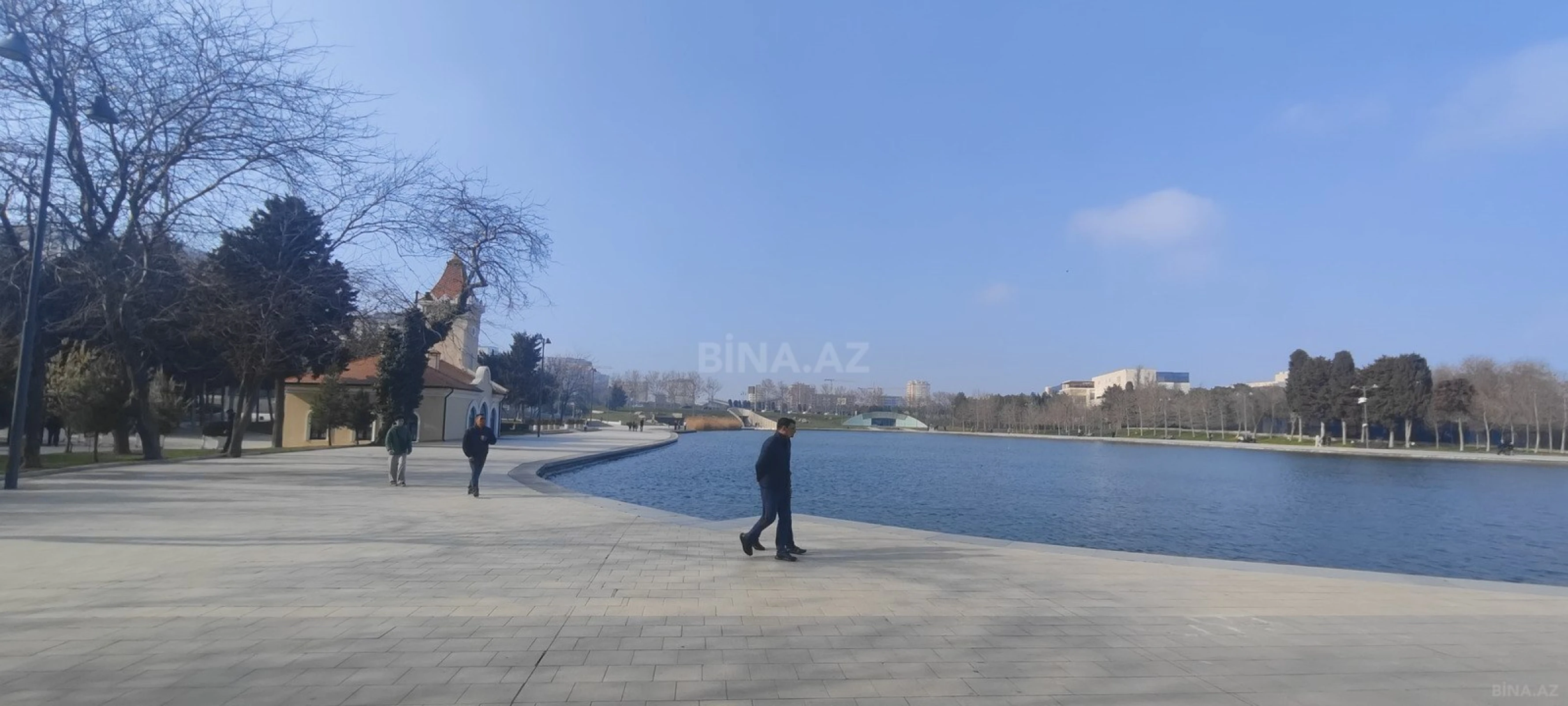 Satılır 3 otaqlı mənzil 130 m²