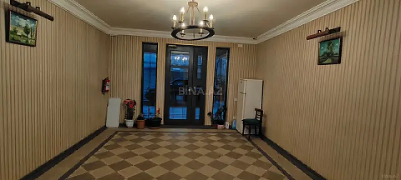 Satılır 3 otaqlı mənzil 130 m²